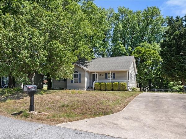 118 Hidden Hills Drive, Thomasville, NC 27360