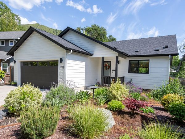 1168 NE Bonney Doon Lane, Grants Pass, OR 97526