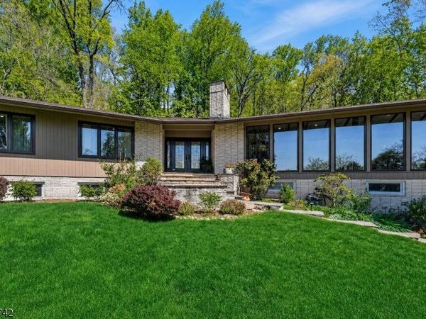 38 Farview Rd, Millburn, NJ 07041
