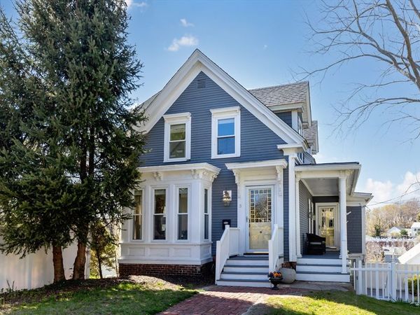 3 Massasoit St, Plymouth, MA 02360