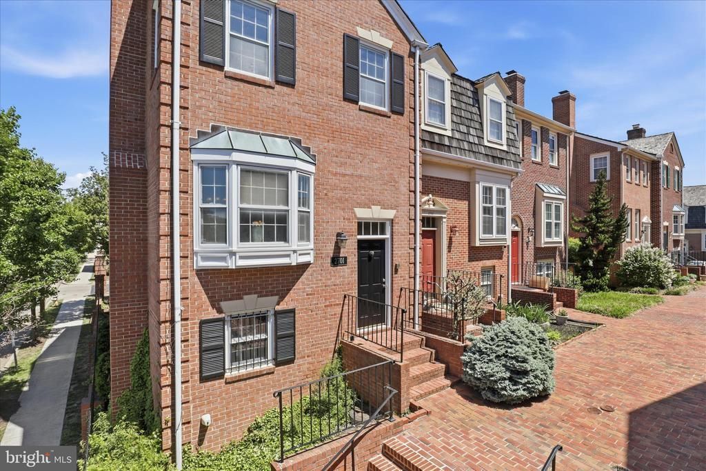 2701 Franklin Court, Alexandria, VA 22302 Main Photo