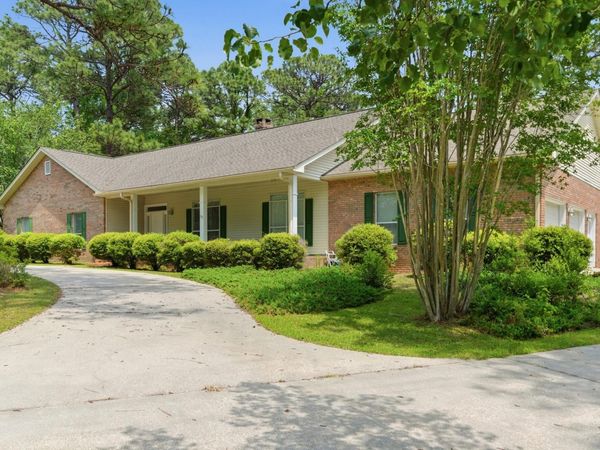 79 Fairway Pl, Hattiesburg, MS 39402