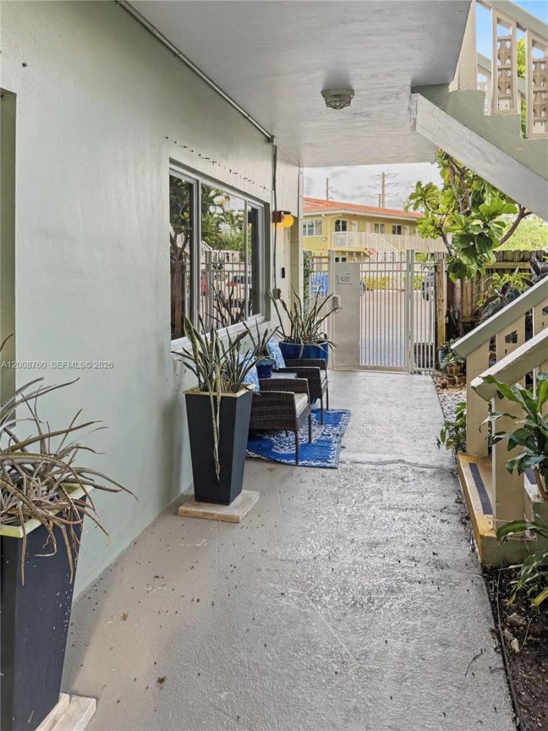 1423 Holly Heights Dr , Unit 11, Fort Lauderdale, FL 33304 Photo
