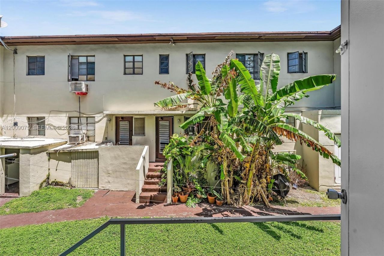1165 Marseille Dr, Unit 4, Miami Beach, FL 33141 Photo