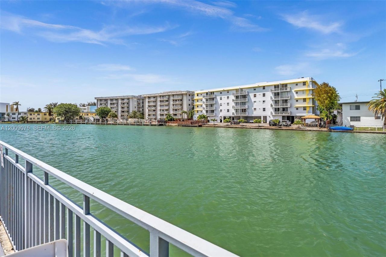 1165 Marseille Dr, Unit 4, Miami Beach, FL 33141 Photo