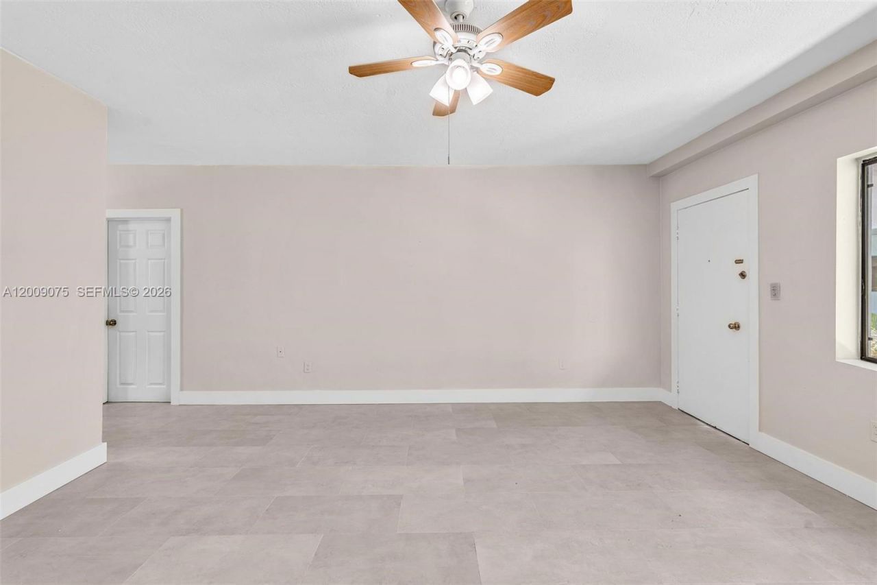1165 Marseille Dr, Unit 4, Miami Beach, FL 33141 Photo