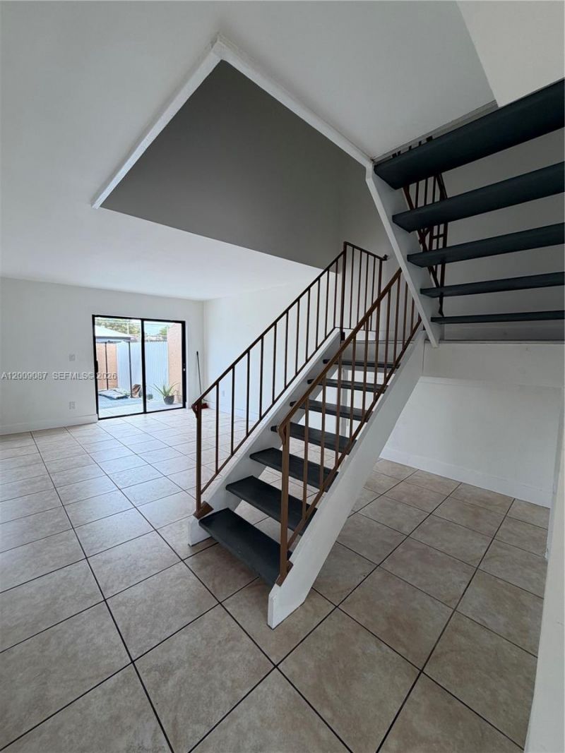 857 W 41st St , Unit 58, Hialeah, FL 33012 Photo