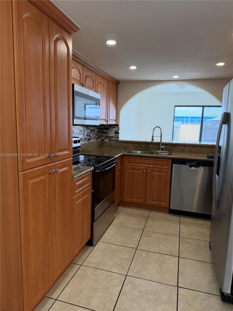 857 W 41st St , Unit 58, Hialeah, FL 33012 Photo