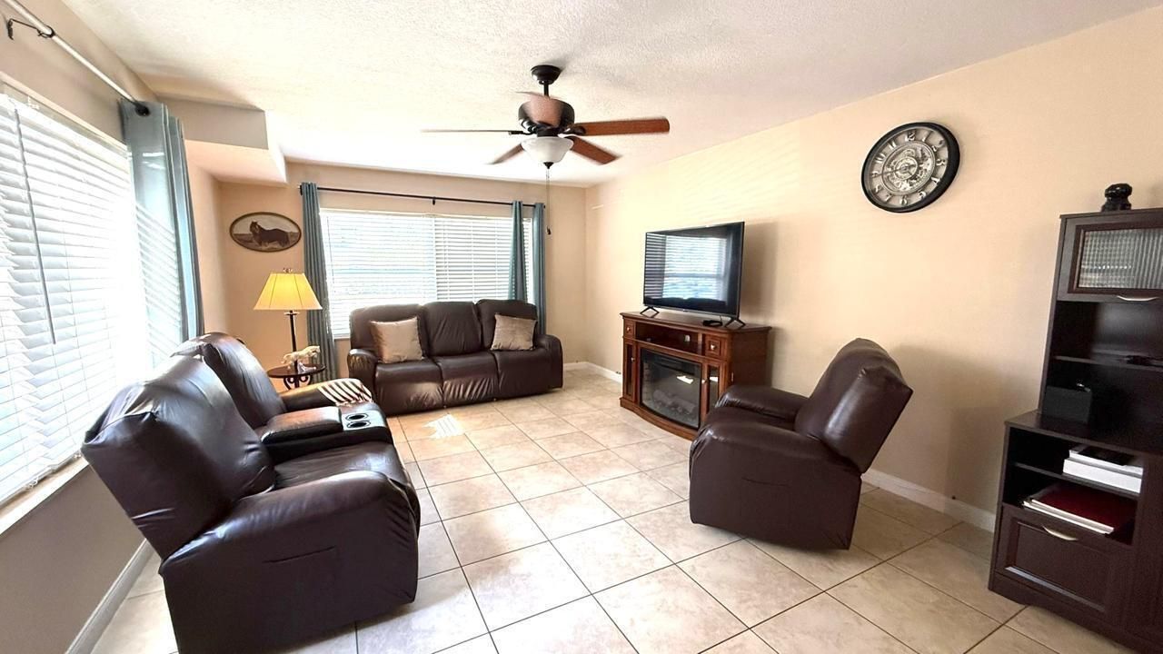 40 Essex Court, Unit C, Royal Palm Beach, FL 33411 Photo