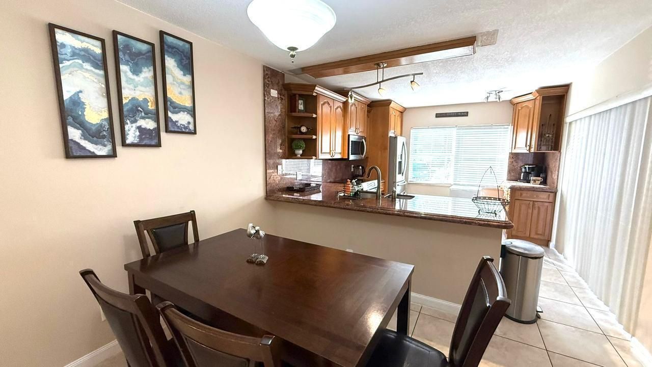 40 Essex Court, Unit C, Royal Palm Beach, FL 33411 Photo