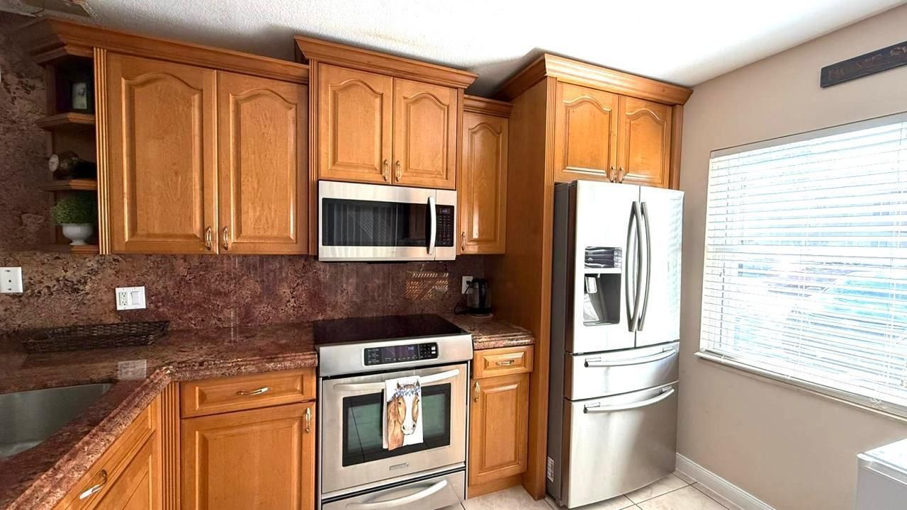 40 Essex Court, Unit C, Royal Palm Beach, FL 33411 Photo