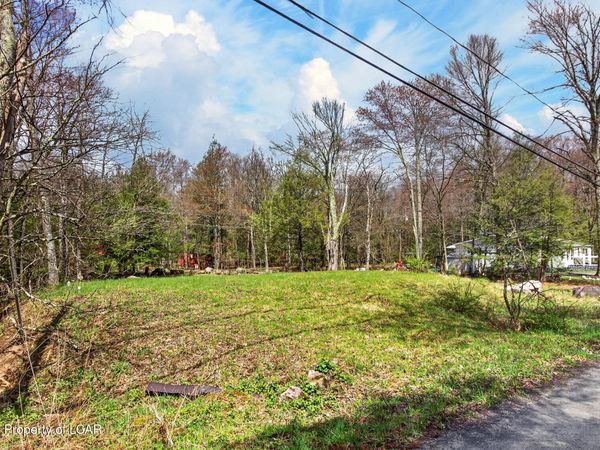 23 Sky Hawk Lane, Gouldsboro, PA 18424