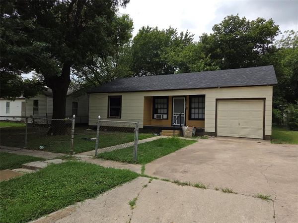 1805 Mill Street, Gainesville, TX 76240