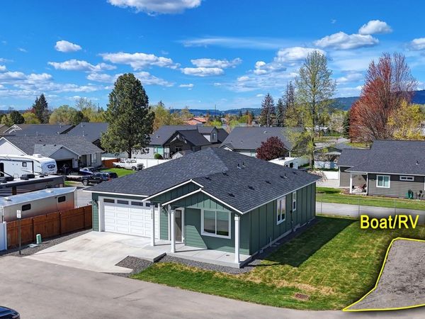 17803 E 3rd Ln, Spokane Valley, WA 99016