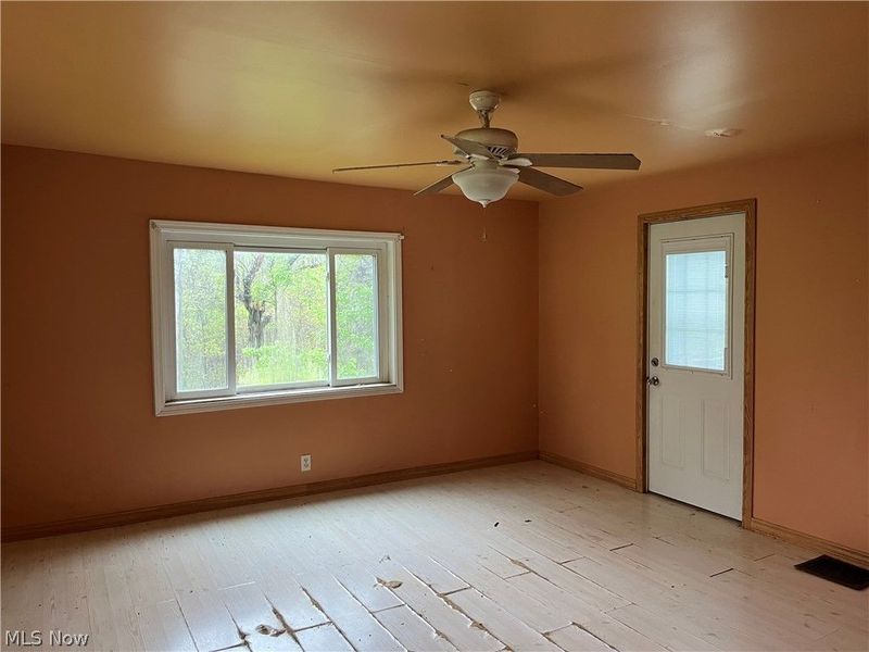 686 Township Road 223, Richmond, OH 43944 Photo 5