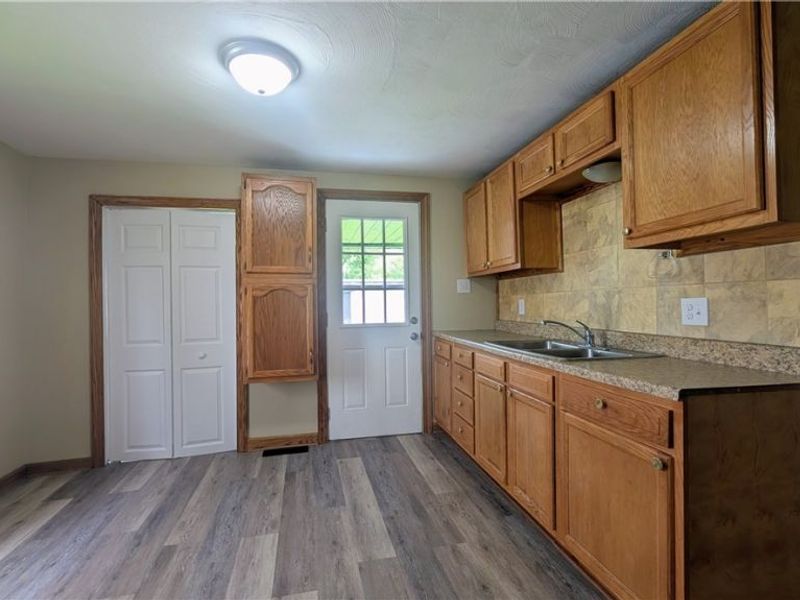 221 Grandview Avenue, Tiltonsville, OH 43963 Photo 10