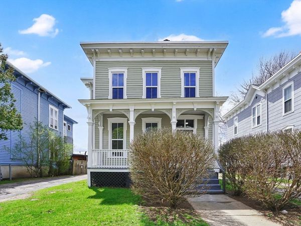 52 Thompson St, Springfield, MA 01109