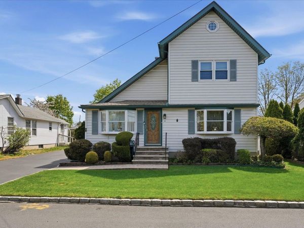 14 McCord Place , Bethpage, NY 11714