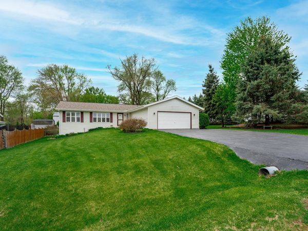 988 THICKETT Trail, ROSCOE, IL 61073