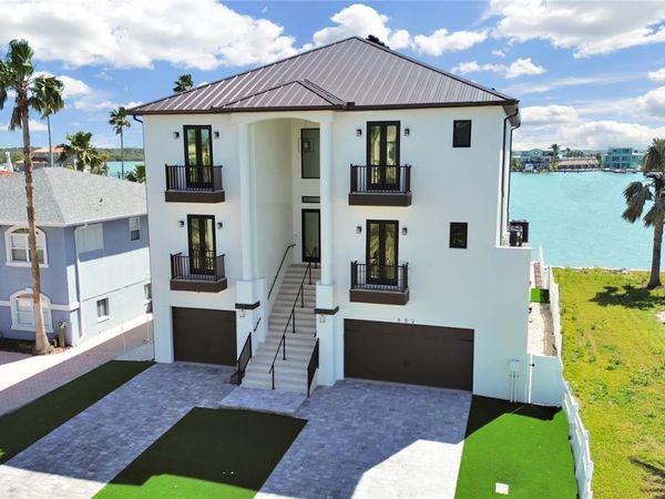 882 BAY POINT DRIVE , MADEIRA BEACH, FL 33708