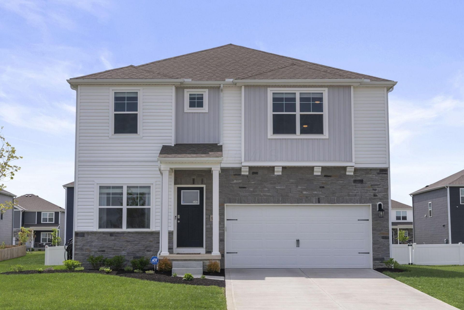 934 Caroline Drive , Plain City, OH 43064 Main Photo