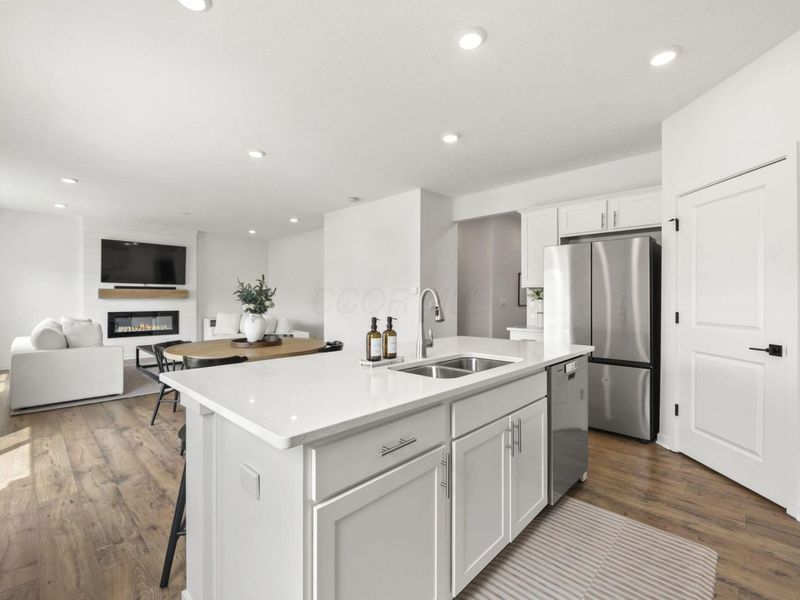 934 Caroline Drive , Plain City, OH 43064 Photo 9