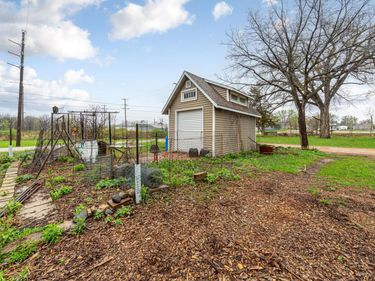 425 2nd Street S, Waterville, MN 56096