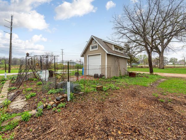 425 2nd Street S, Waterville, MN 56096