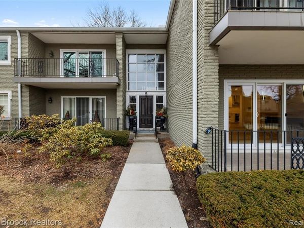 1111 N Old Woodward Avenue , Birmingham, MI 48009