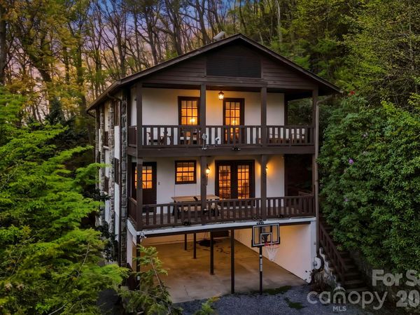 821 Summit Drive , Maggie Valley, NC 28751