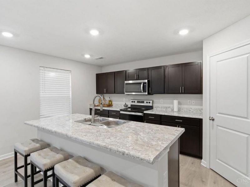 5049 Lakeview Drive, Hamilton Twp, OH 45152 Photo 12