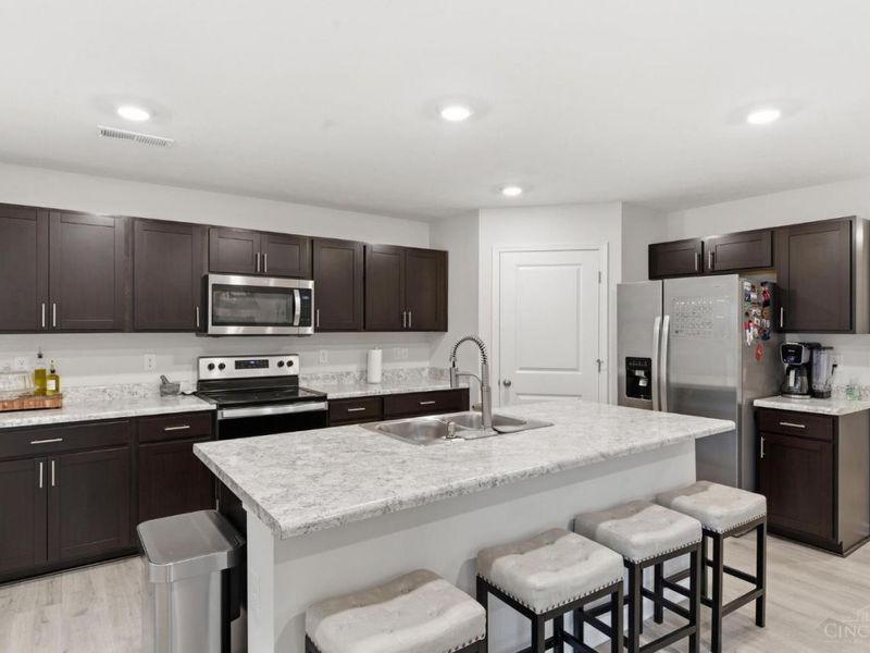 5049 Lakeview Drive, Hamilton Twp, OH 45152 Photo 13