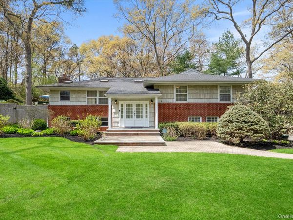 6 Beaumont Drive, Melville, NY 11747