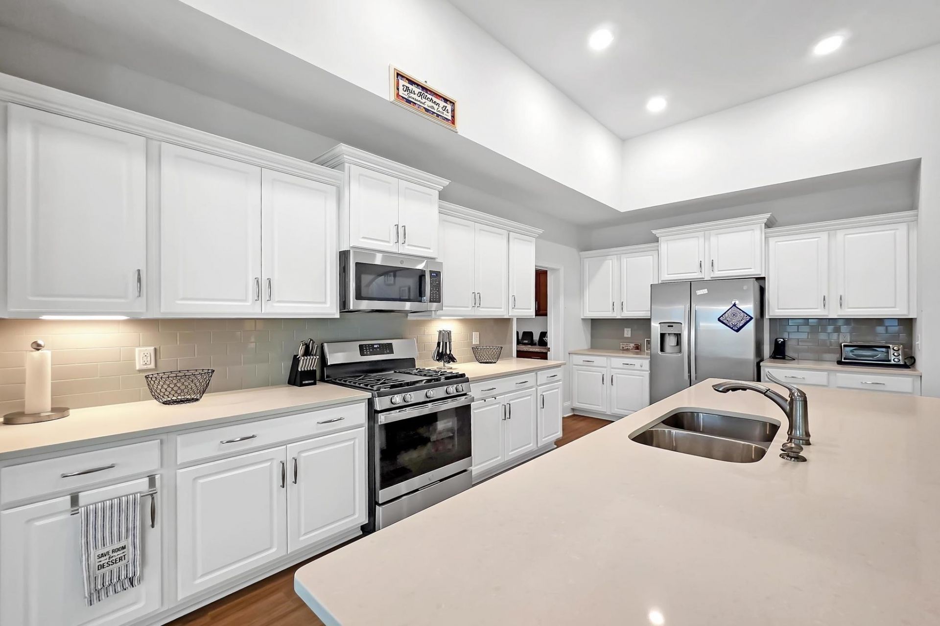 3017 Viceroy Loop Photo 10