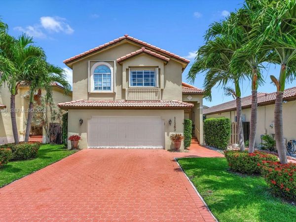 11263 NW 53rd Ln, Doral, FL 33178