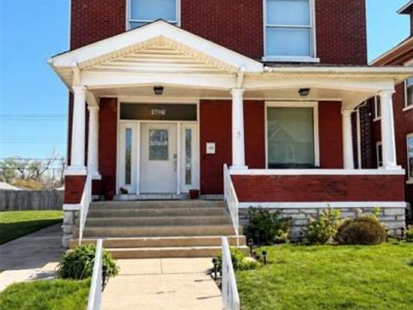 1421 Saint Louis Avenue , East St Louis, IL 62201