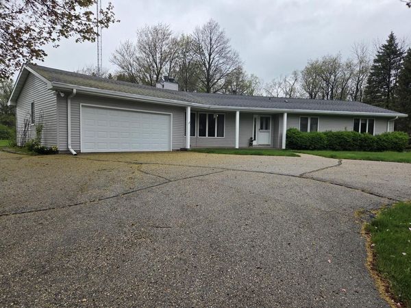 3345 County Road F S, Delavan, WI 53115
