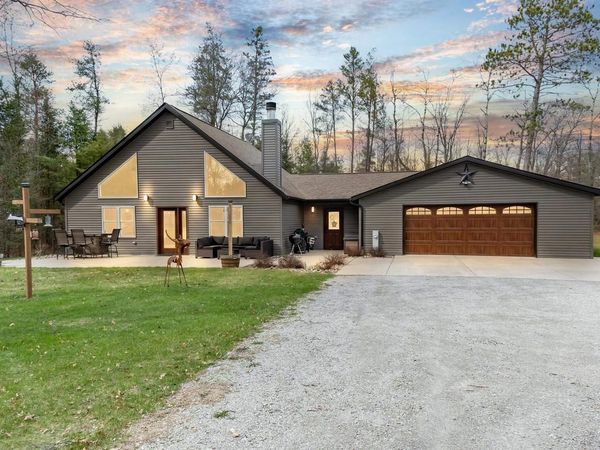 W10556 FOX LANE, Crivitz, WI 54114