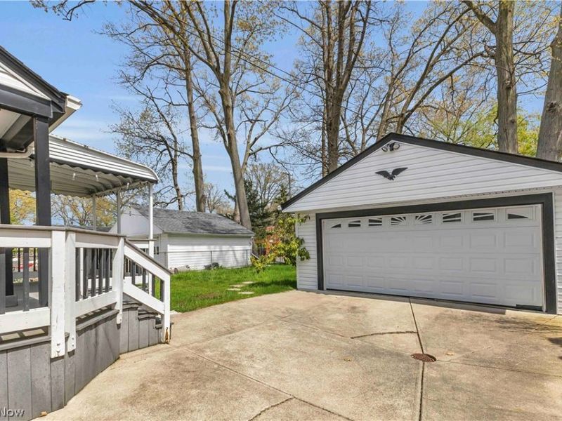 477 Huntmere Drive, Bay Village, OH 44140 Photo 5