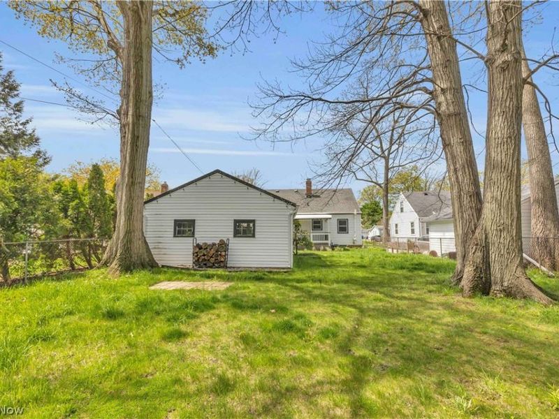 477 Huntmere Drive, Bay Village, OH 44140 Photo 8