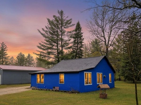 10215 E Madison Road, St. Helen, MI 48656