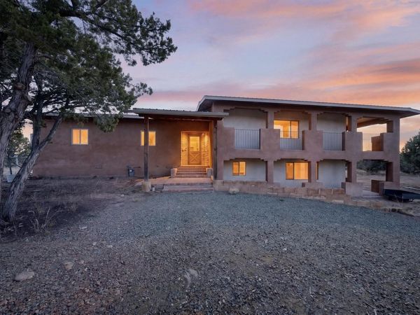 1302 Amarante Road, Santa Fe, NM 87507