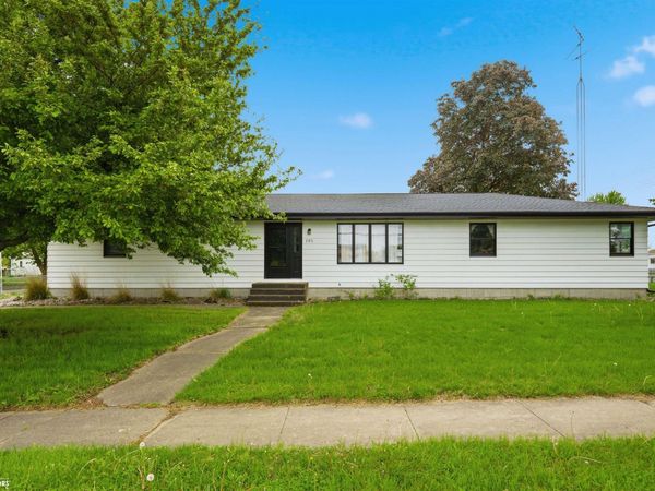 101 Spring Street, West Burlington, IA 52655