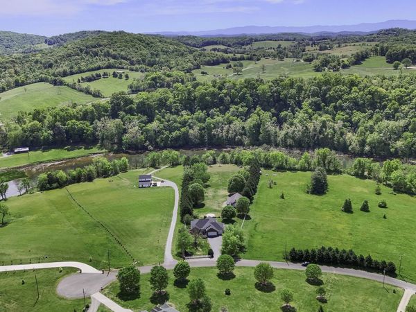 2760 Holston River Drive, Rutledge, TN 37861