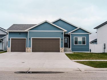 7238 27th Street S, Fargo, ND 58104