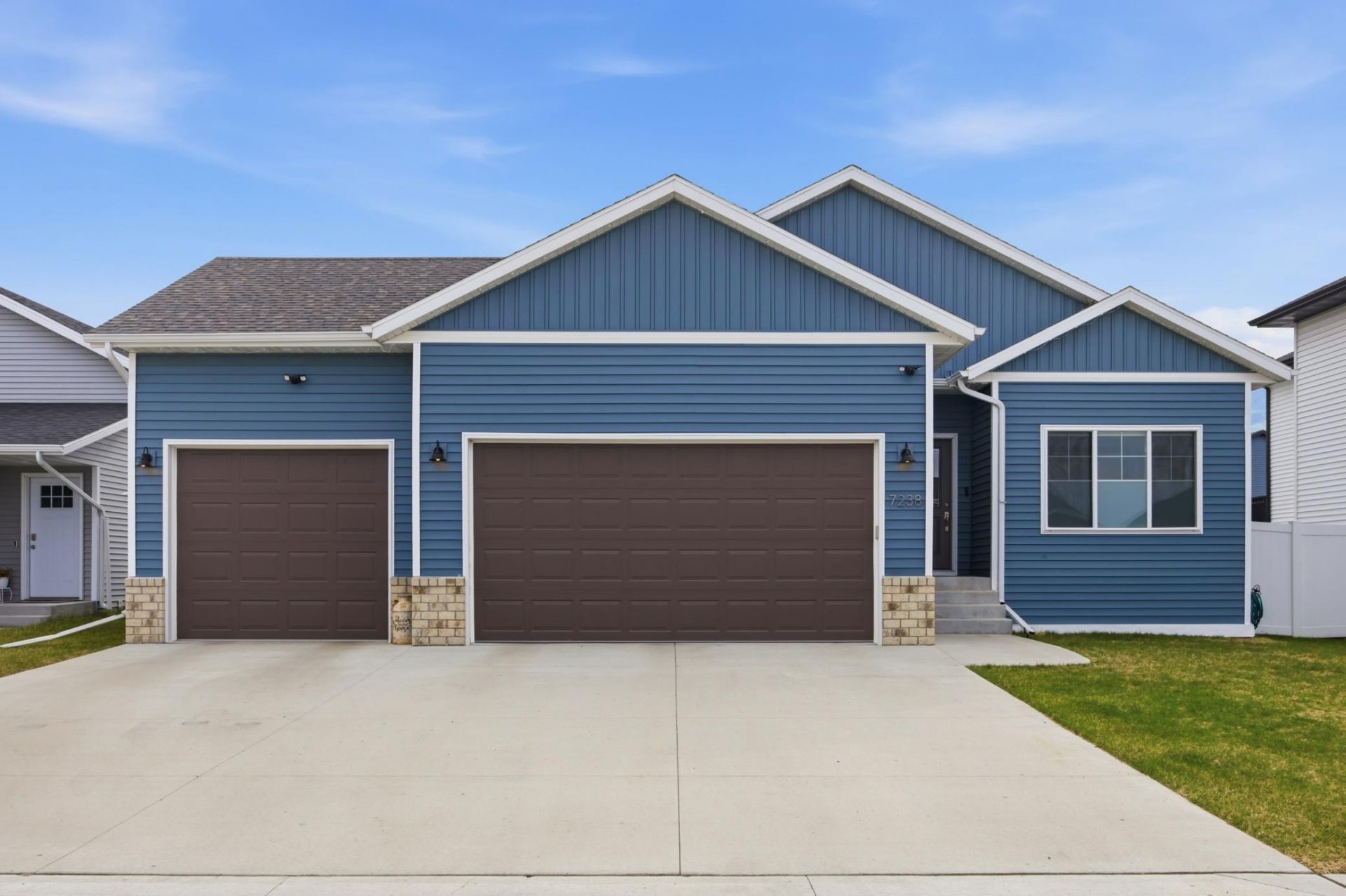 7238 27th Street S, Fargo, ND 58104 Main Photo