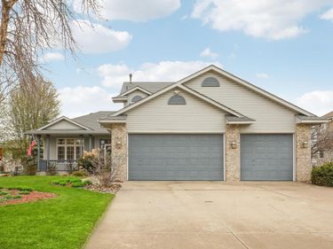 2014 Blue Jay Street, Shakopee, MN 55379