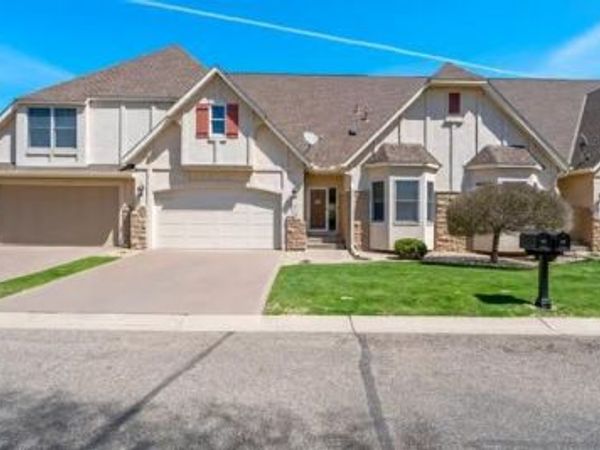 206 Stonebridge Lane, Saint Paul, MN 55118