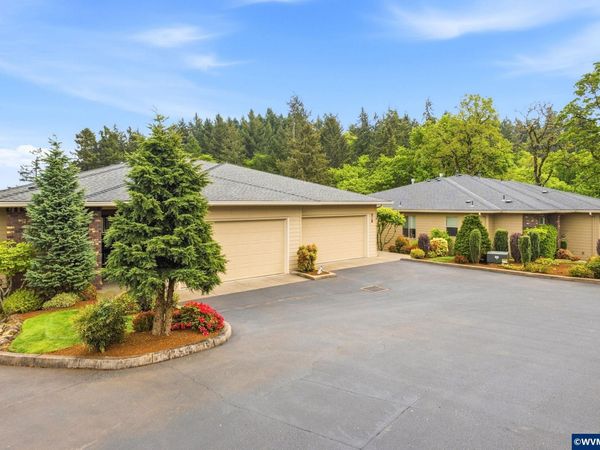 938 Sahalee Ct SE, Salem, OR 97306