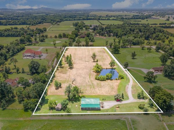 129 Highway 82 East , Bell Buckle, TN 37020